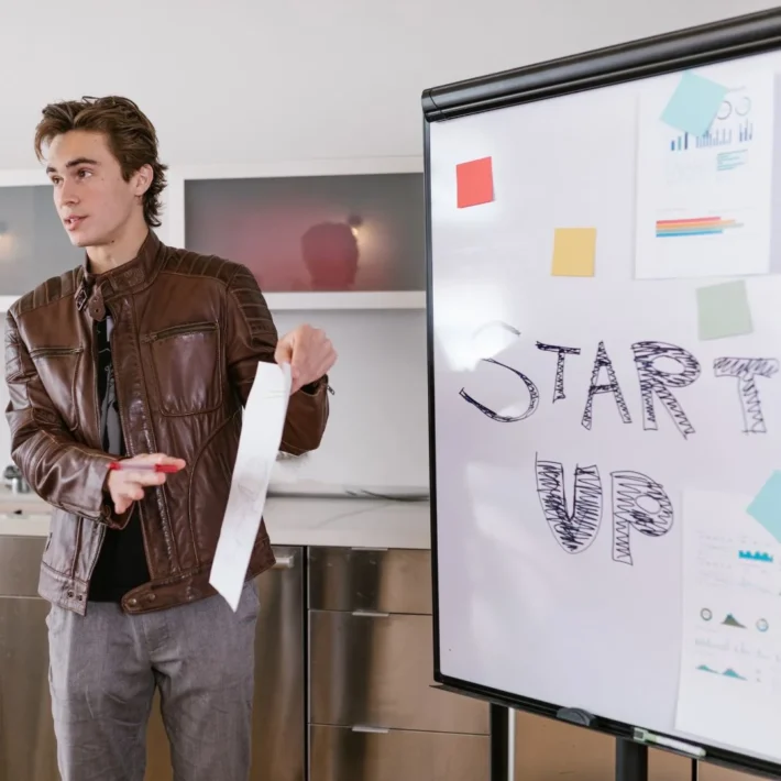 10 Ways Small Tech Startups Use Workflow Automation In 2025